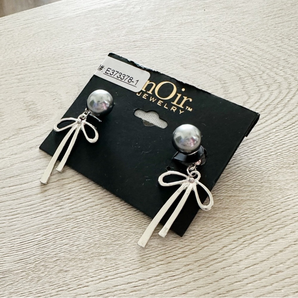 NEW Noir Jewelry Bow Earrings